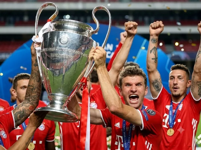 Thomas Müller cùng Bayern Munich gặt hái vô số danh hiệu đỉnh cao.